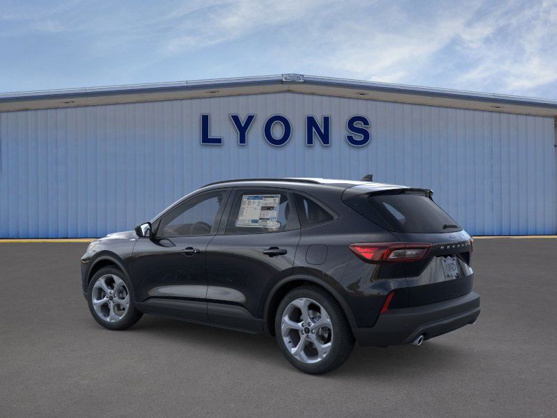 2026 Ford Escape ST-Line photo 4
