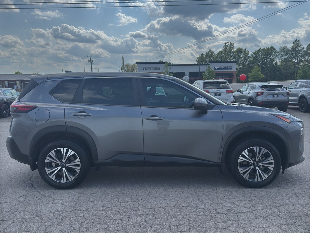 2023 Nissan Rogue SV photo 4
