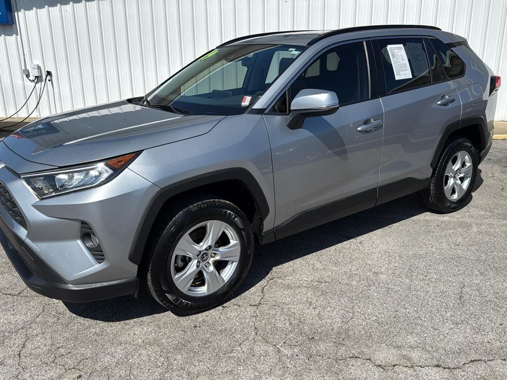 Used 2019 Toyota RAV4 XLE with VIN JTMW1RFV1KJ014291 for sale in Lewisburg, TN