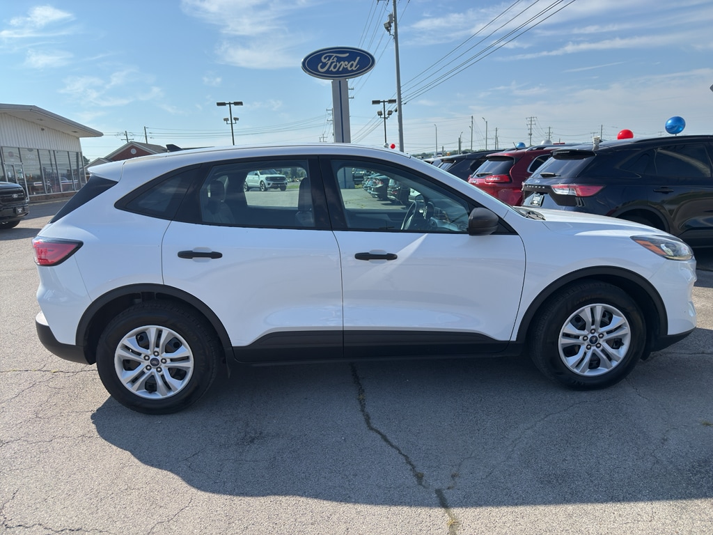 2022 Ford Escape S photo 3