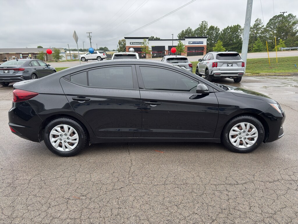 2019 Hyundai Elantra SE photo 3