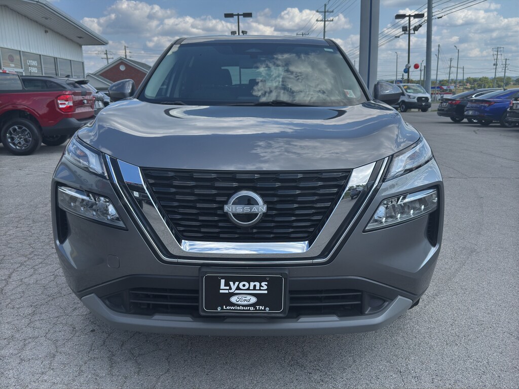 2023 Nissan Rogue SV photo 2