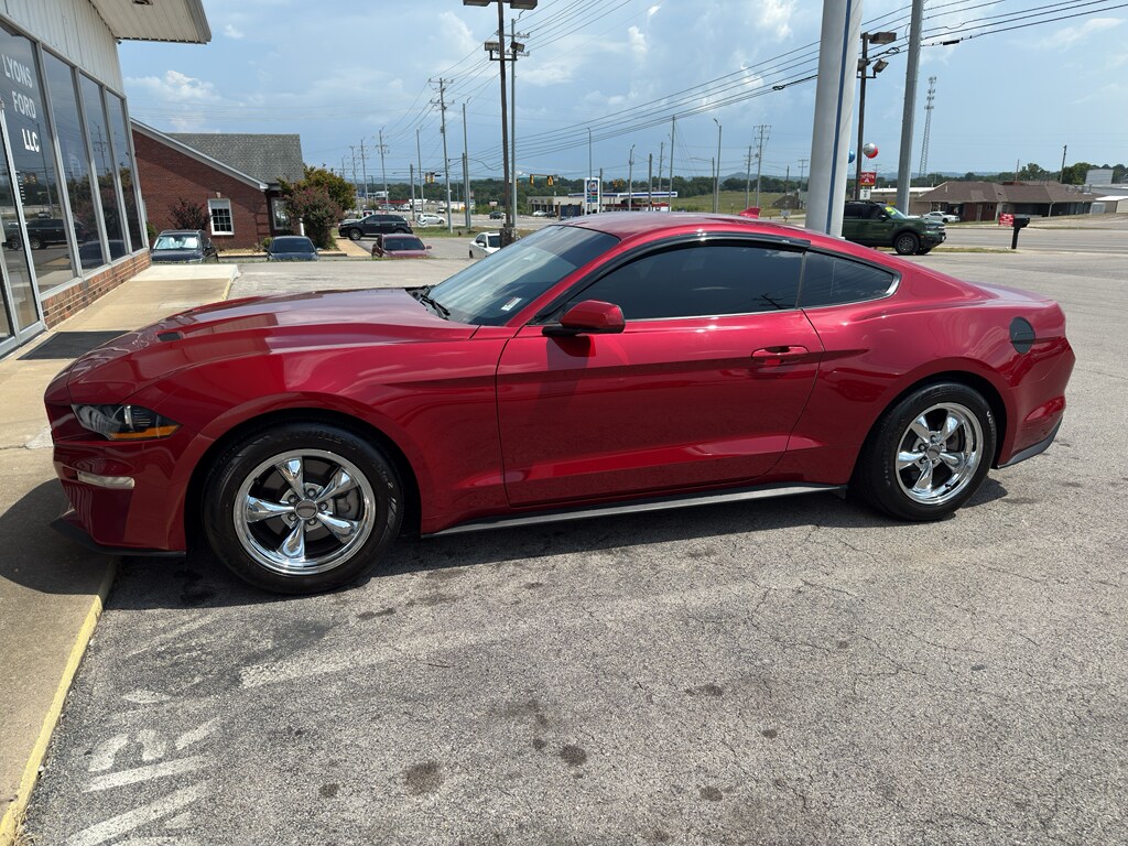 2021 Ford Mustang photo 3