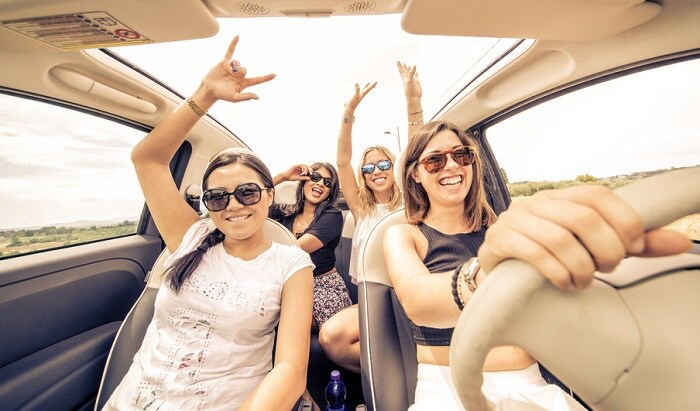 Group_Of_Girls_In_Car.jpg