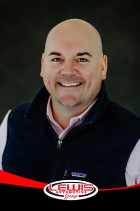 Staff member Mike Shook from ID_db0994b387ca
