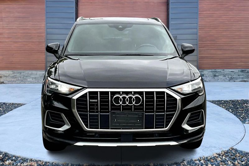 2021 Audi Q3 40 TFSI Premium photo 3