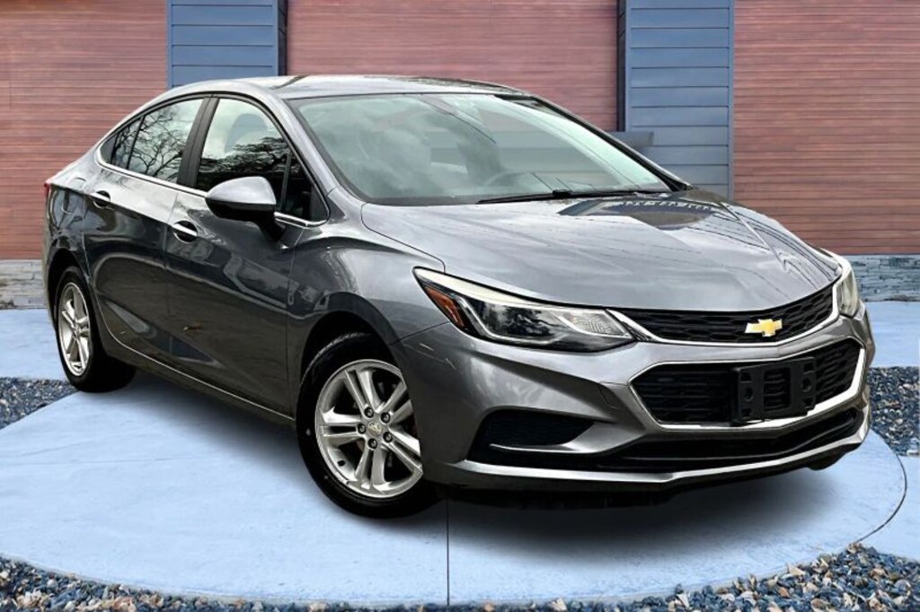 Used 2018 Chevrolet Cruze LT Sedan 4D Sedan