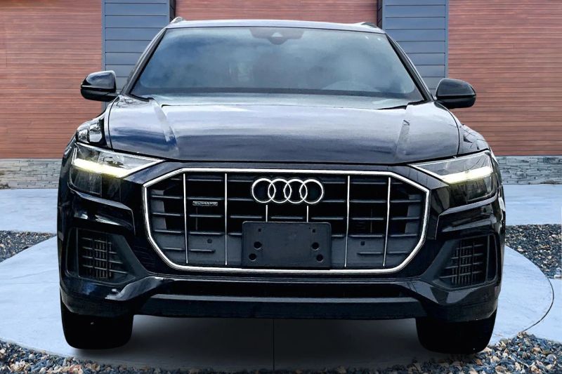 2019 Audi Q8 Premium photo 3
