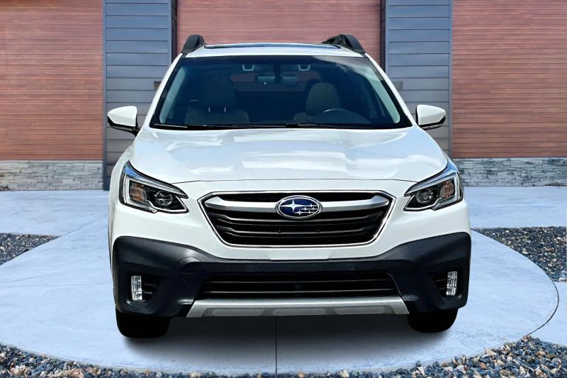 2022 Subaru Outback Limited photo 2