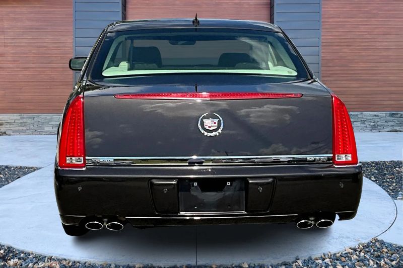 2008 Cadillac DTS photo 3