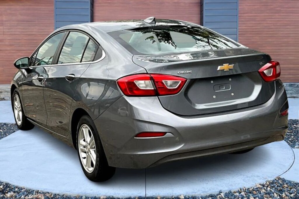 Used 2018 Chevrolet Cruze LT Sedan 4D Sedan