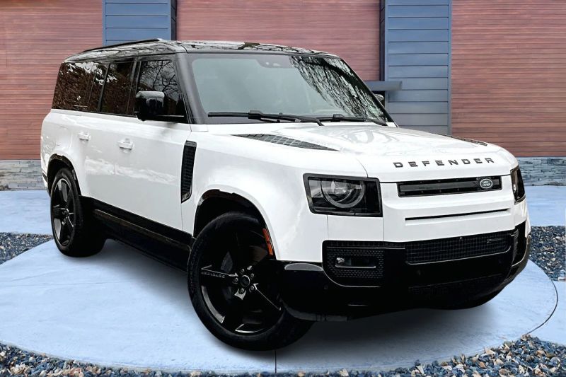 2023 Land Rover Defender X-Dynamic SE's photo