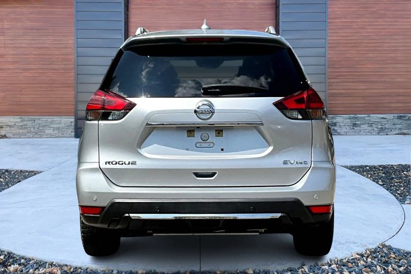 2019 Nissan Rogue SV photo 4