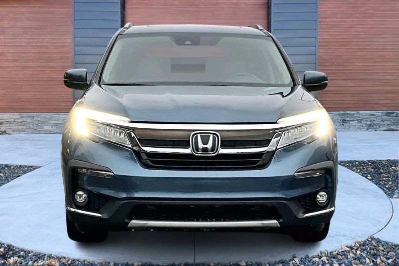 2019 Honda Pilot Touring Sport photo 3