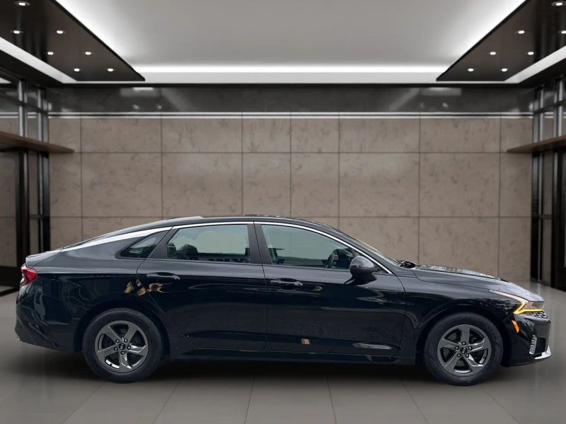 2021 Kia K5 LXS - Photo 9