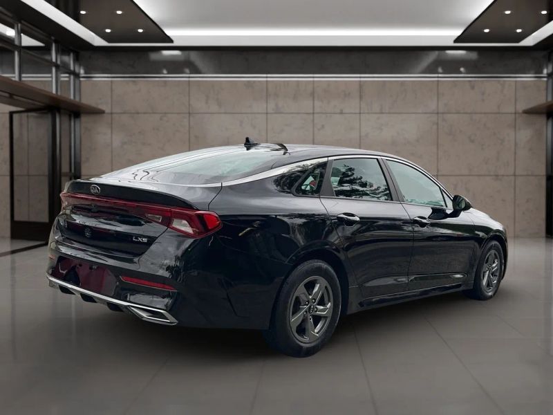 2021 Kia K5 LXS - Photo 3