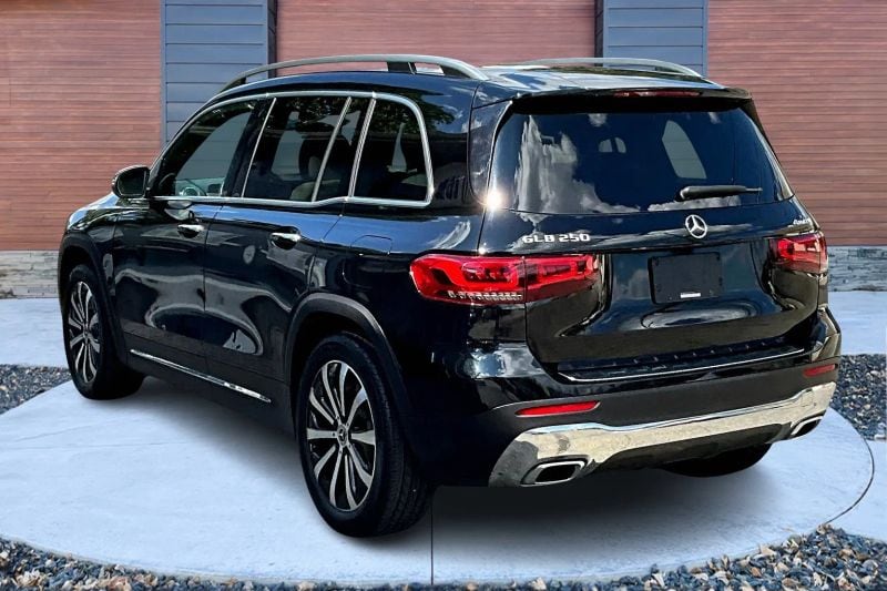 2021 Mercedes Benz GLB 250 4MATIC photo 2