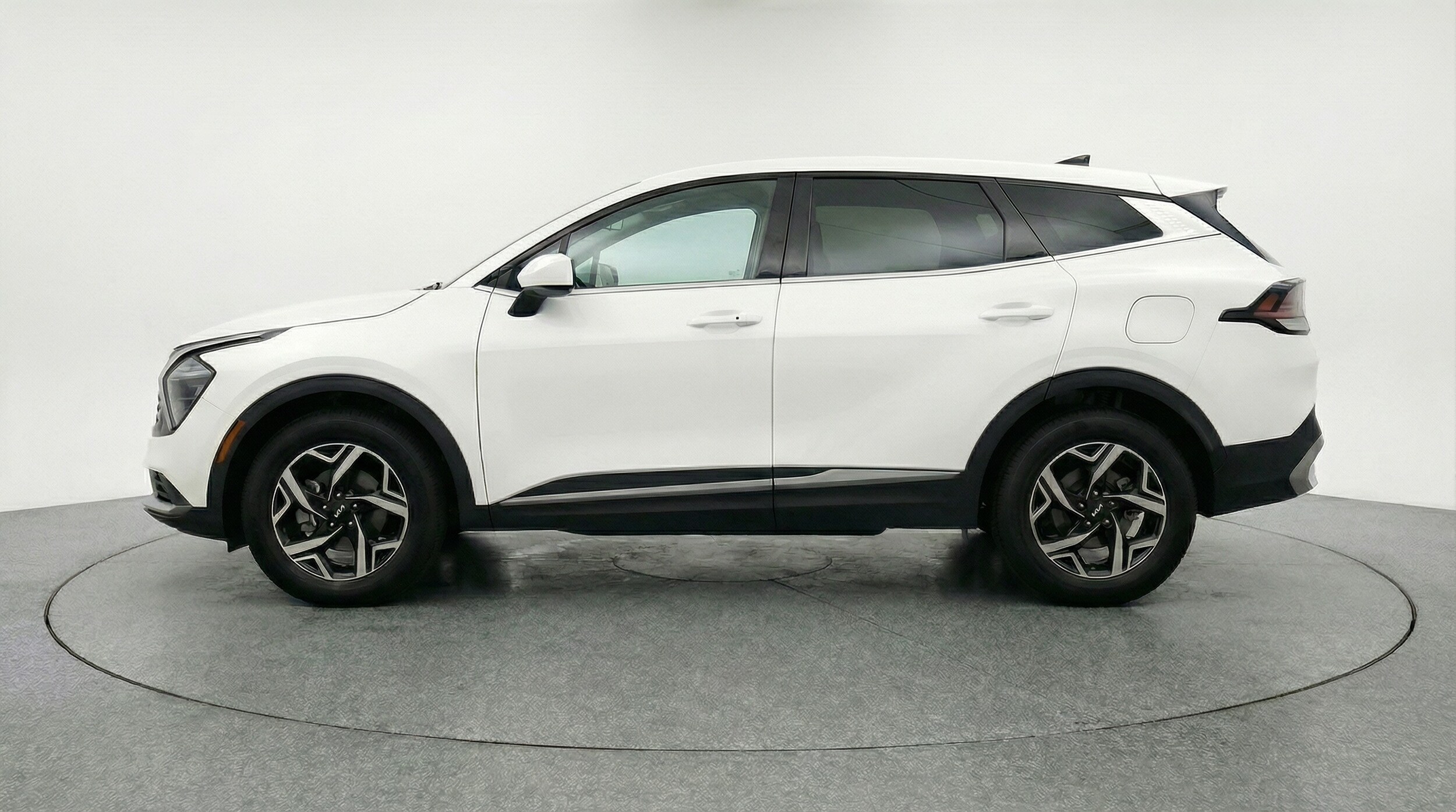 Thumbnail: 2025 Kia Sportage - 4