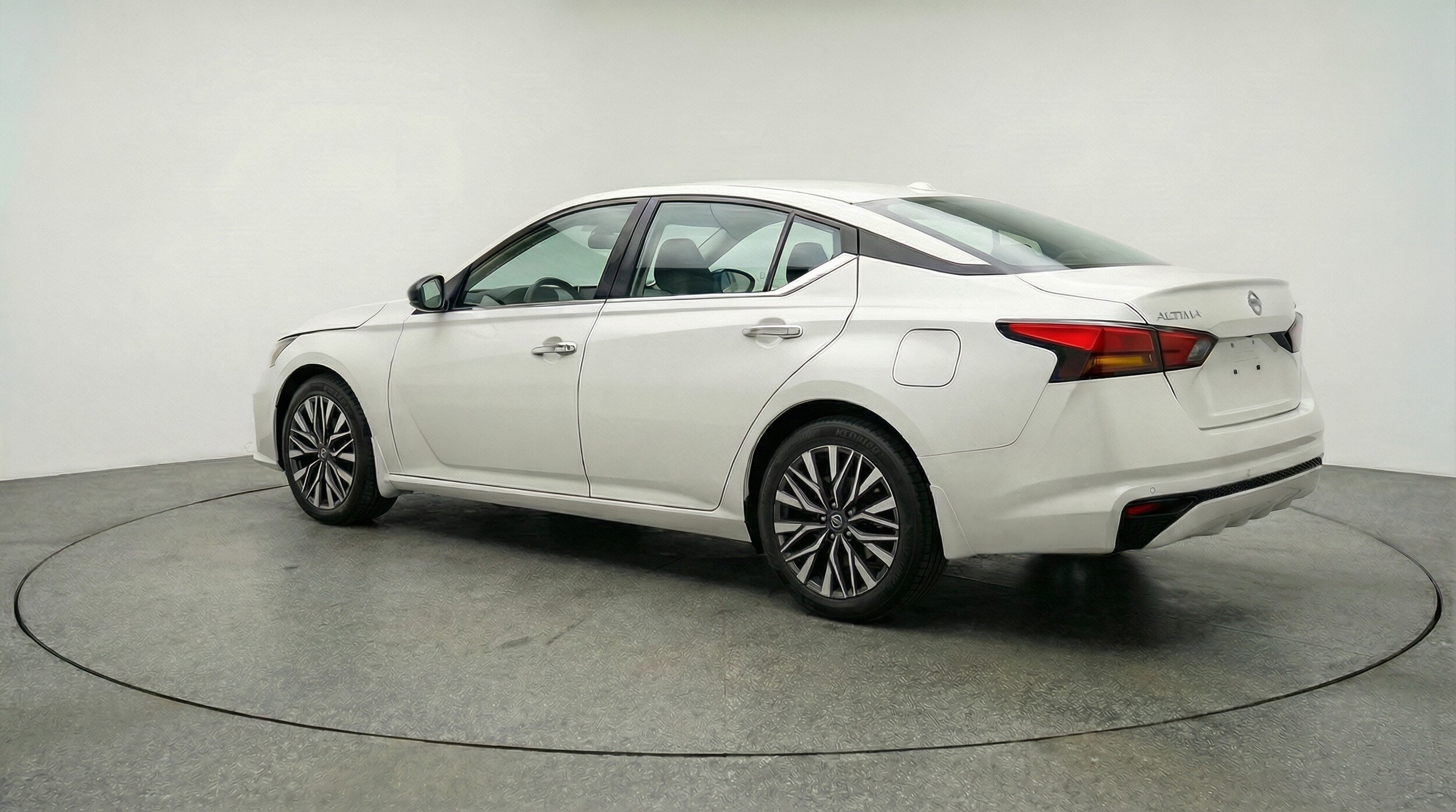 Thumbnail: 2025 Nissan Altima - 5