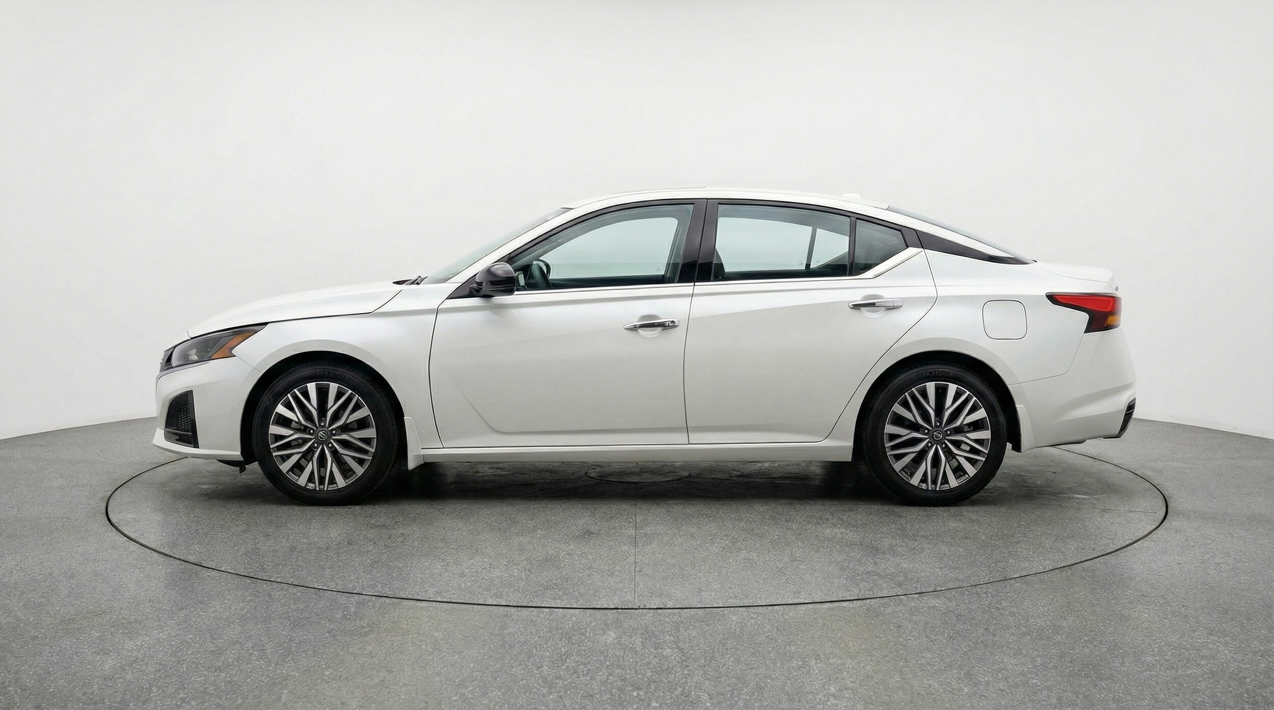 Thumbnail: 2025 Nissan Altima - 4