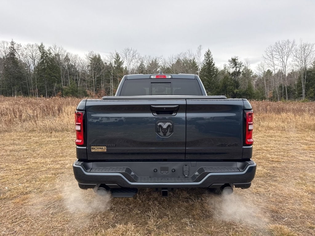 New 2026 Ram 1500 BIG HORN CREW CAB 4X4 5'7 BOX Pickup