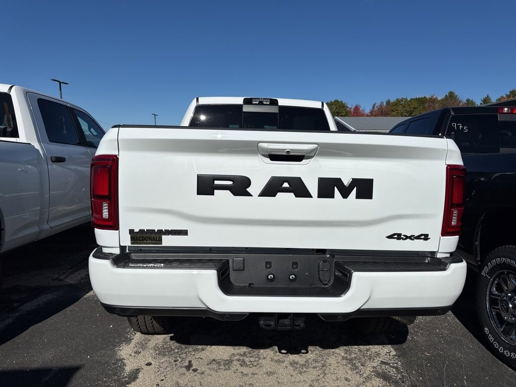 New 2026 Ram 2500 LARAMIE CREW CAB 4X4 6'4 BOX Pickup