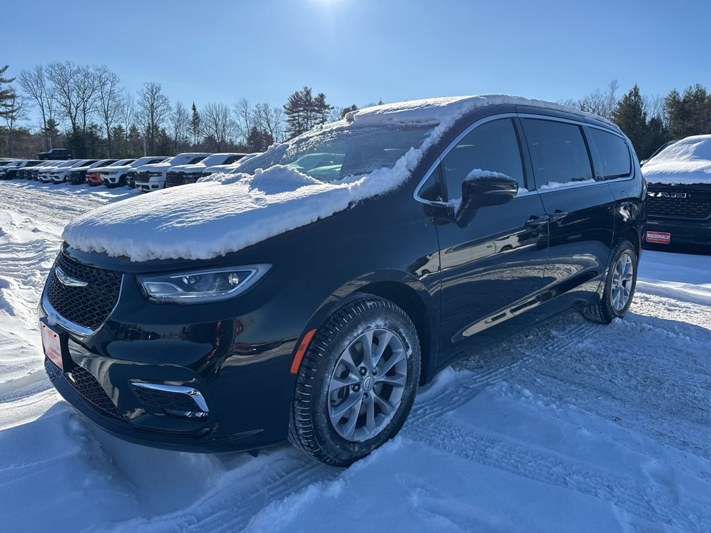 New 2026 Chrysler Pacifica SELECT AWD Passenger Van