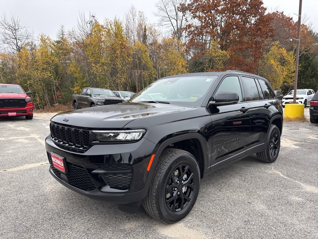 2025 Jeep Grand Cherokee Altitude's photo