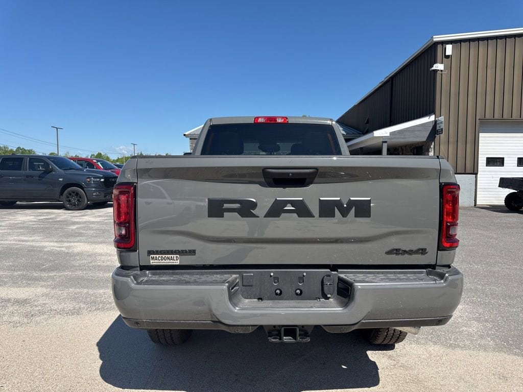 New 2026 Ram 3500 BIG HORN CREW CAB 4X4 6'4 BOX Pickup