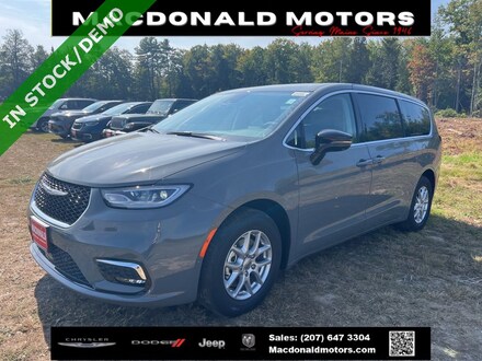 2024 Chrysler Pacifica TOURING L Passenger Van