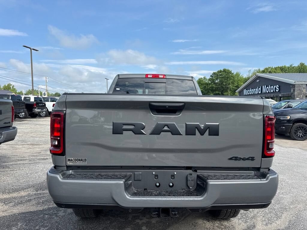 New 2026 Ram 2500 BLACK EXPRESS CREW CAB 4X4 6'4 BOX Pickup