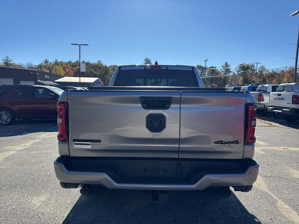 New 2026 Ram 1500 BIG HORN CREW CAB 4X4 5'7 BOX Pickup