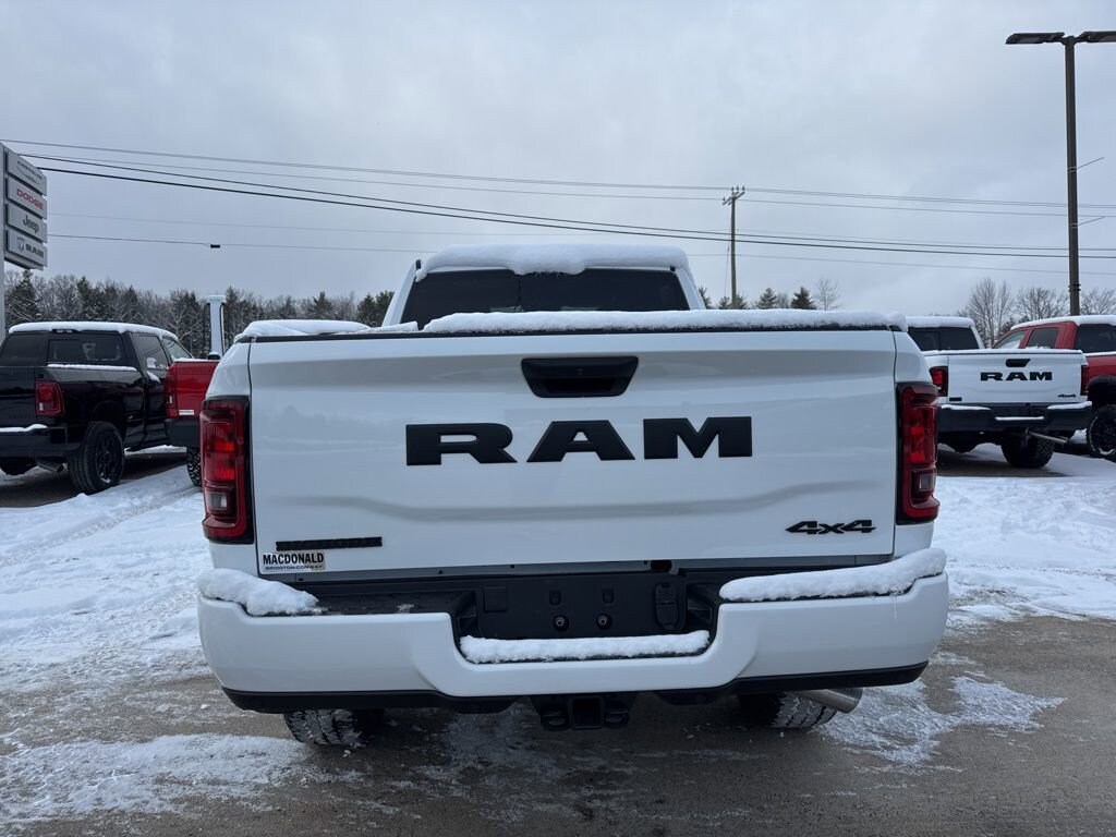 New 2026 Ram 3500 BIG HORN CREW CAB 4X4 6'4 BOX Pickup