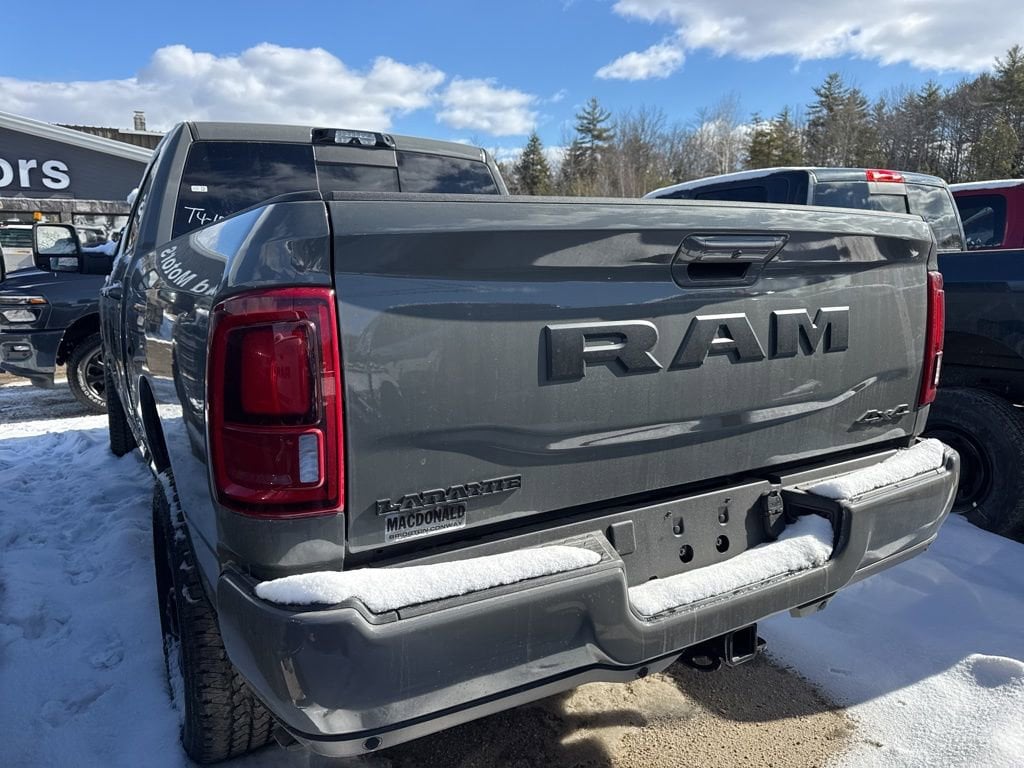 New 2026 Ram 2500 LARAMIE CREW CAB 4X4 6'4 BOX Pickup