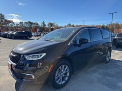 2026 Chrysler Pacifica SELECT AWD Passenger Van