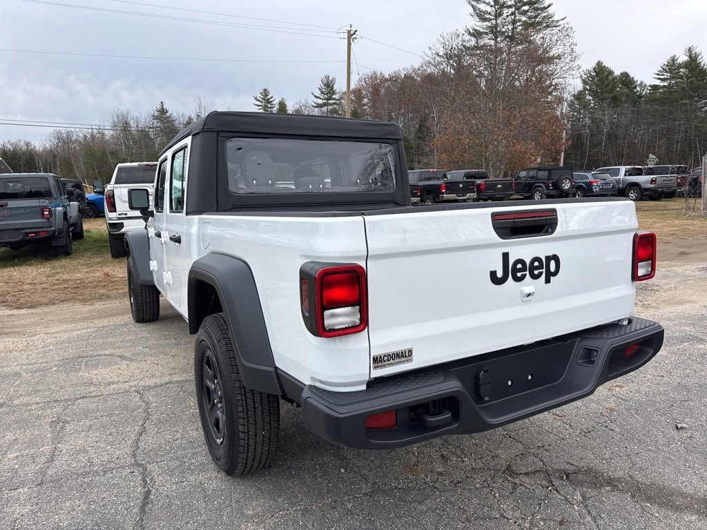 New 2026 Jeep Gladiator SPORT 4X4 Pickup
