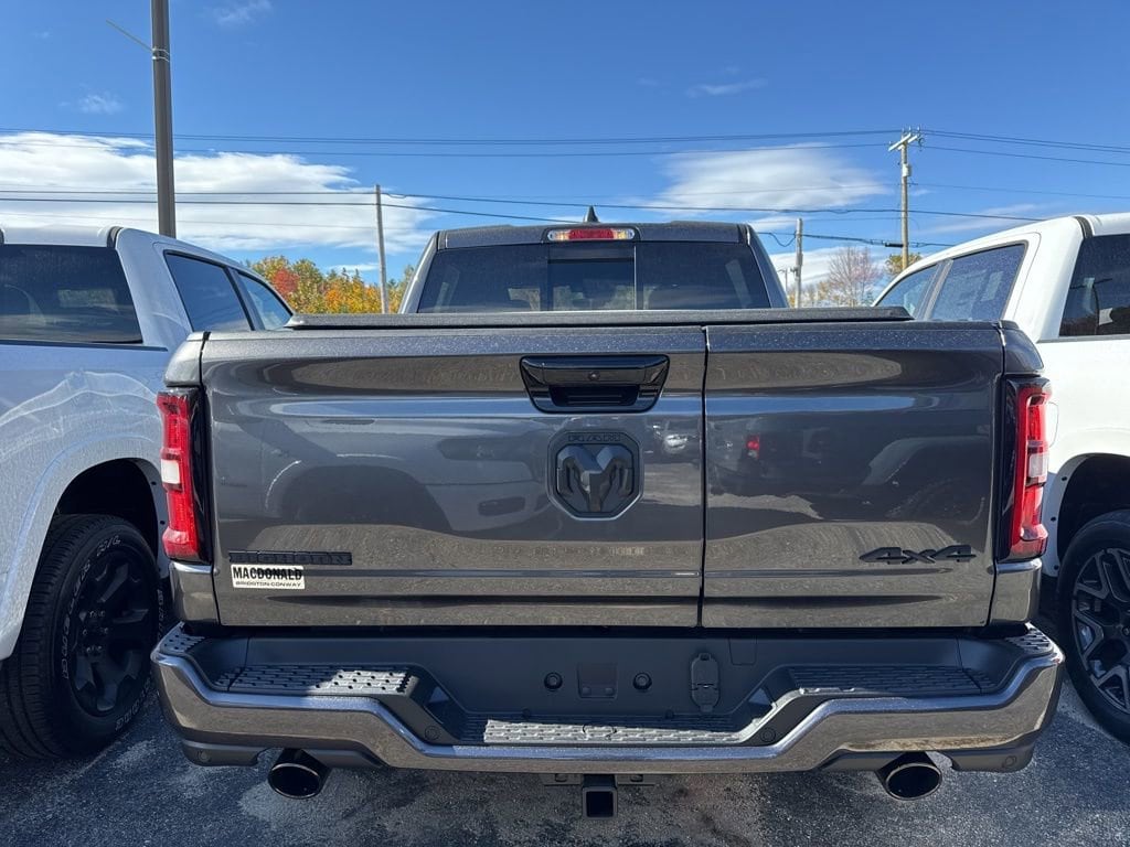 New 2026 Ram 1500 BIG HORN CREW CAB 4X4 5'7 BOX Pickup