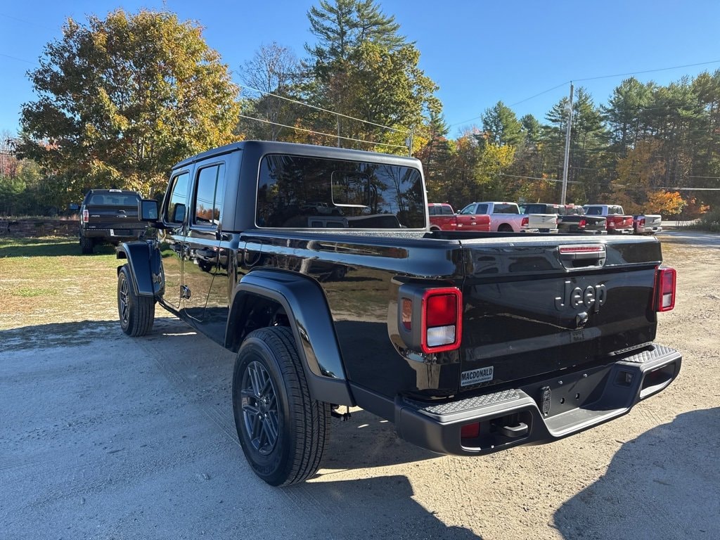 New 2025 Jeep Gladiator SPORT S 4X4 Pickup