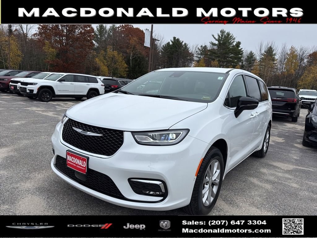2026 Chrysler Pacifica Select AWD's photo