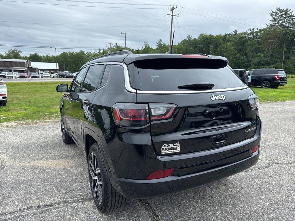 2025 Jeep Compass Limited photo 3