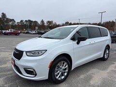 2026 Chrysler Pacifica SELECT AWD Passenger Van