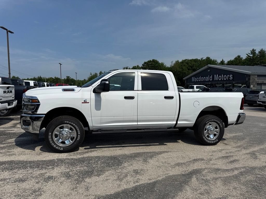 New 2026 Ram 2500 TRADESMAN CREW CAB 4X4 6'4 BOX Pickup