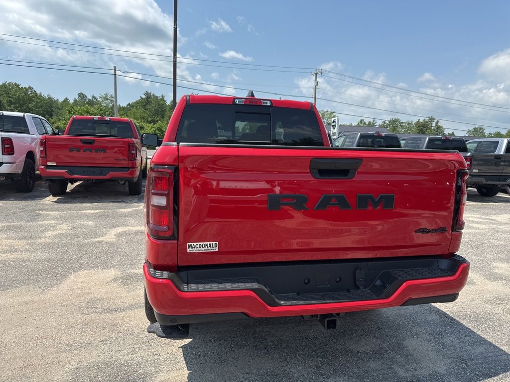 2025 Ram 1500 Tradesman photo 4