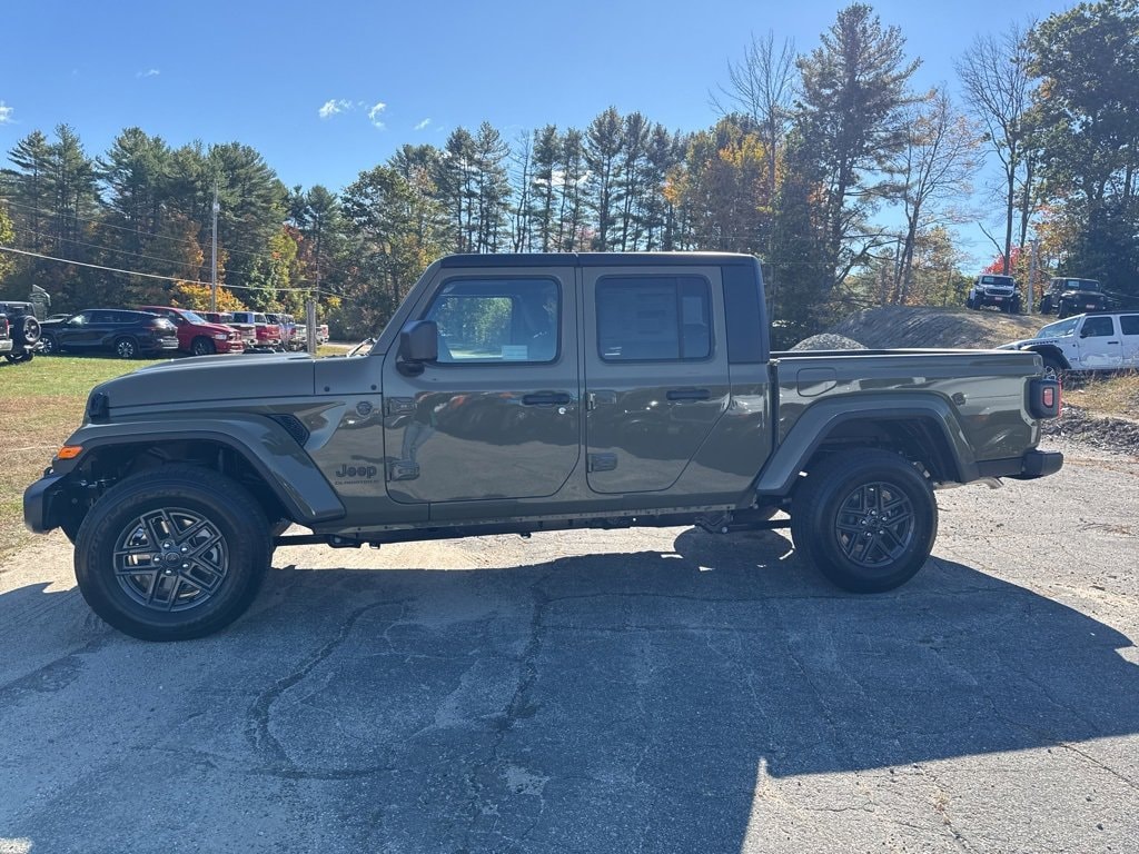 New 2025 Jeep Gladiator SPORT S 4X4 Pickup