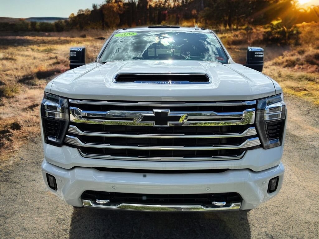 Used 2024 Chevrolet Silverado 2500HD High Country 4WD Crew Cab 159 High Country