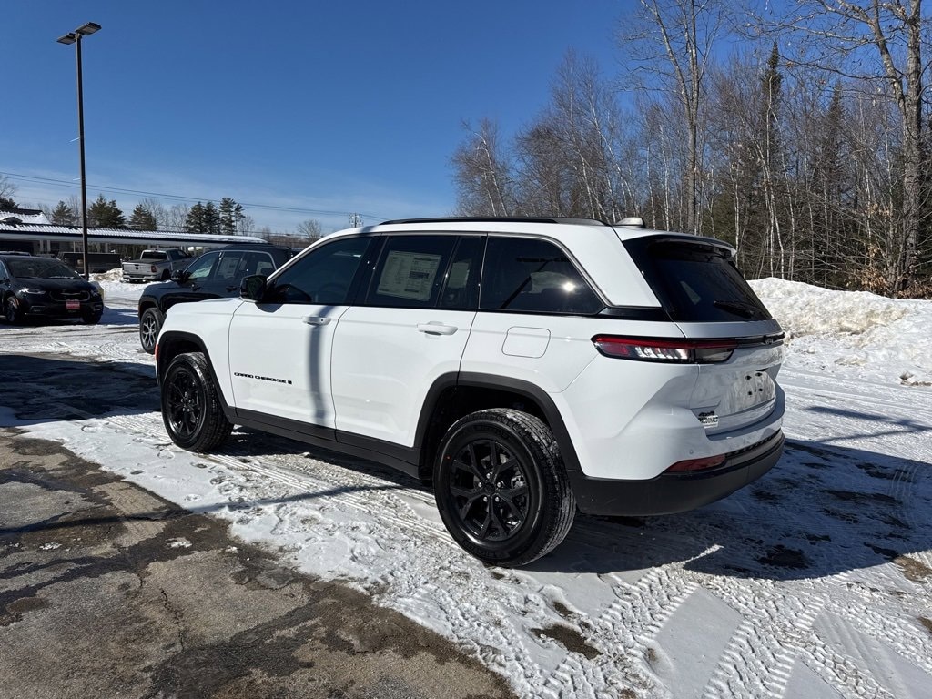 New 2026 Jeep Grand Cherokee LAREDO ALTITUDE 4X4 Sport Utility