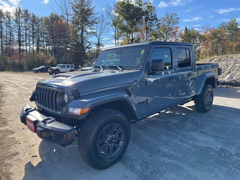 2025 Jeep Gladiator Sport S's photo