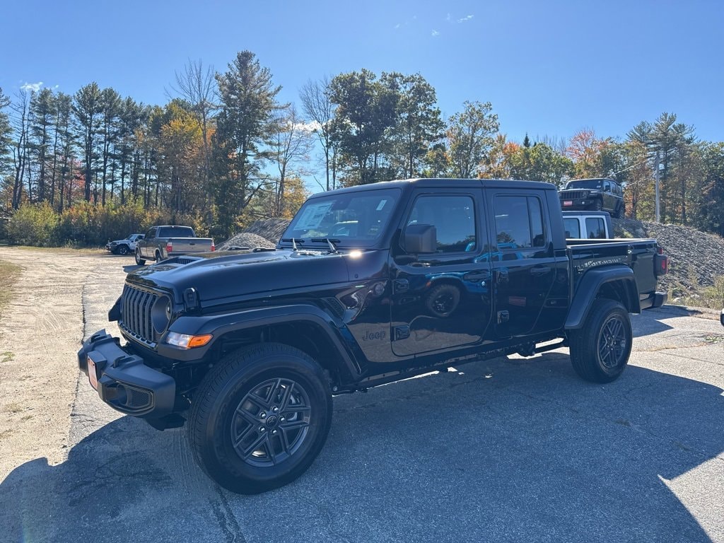 2025 Jeep Gladiator Sport S's photo