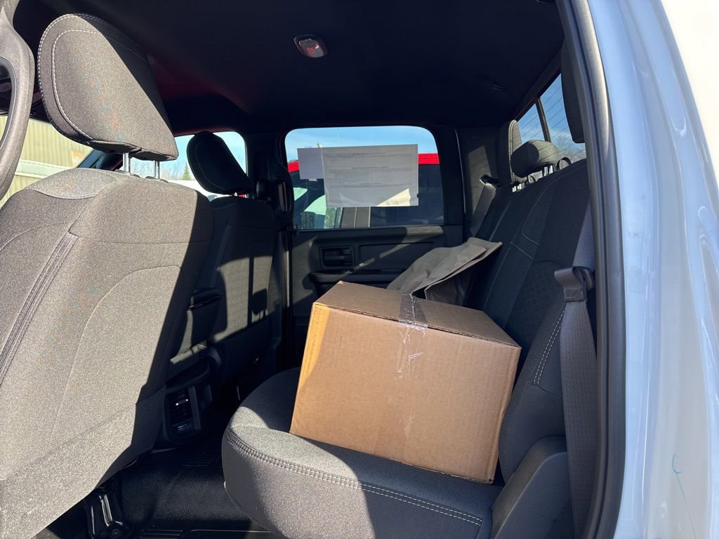2026 RAM 3500 Chassis Tradesman - Photo 8