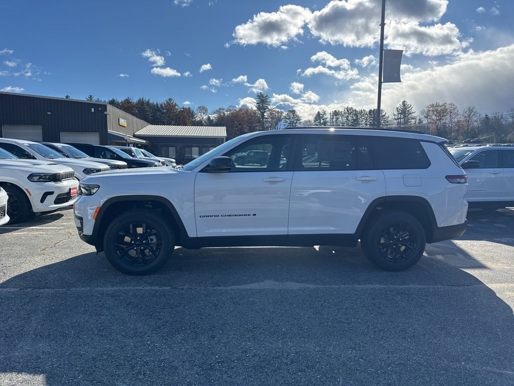 New 2025 Jeep Grand Cherokee L ALTITUDE X 4X4 Sport Utility